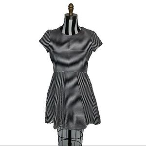 Kate spade Saturday stretch mini dress w pockets